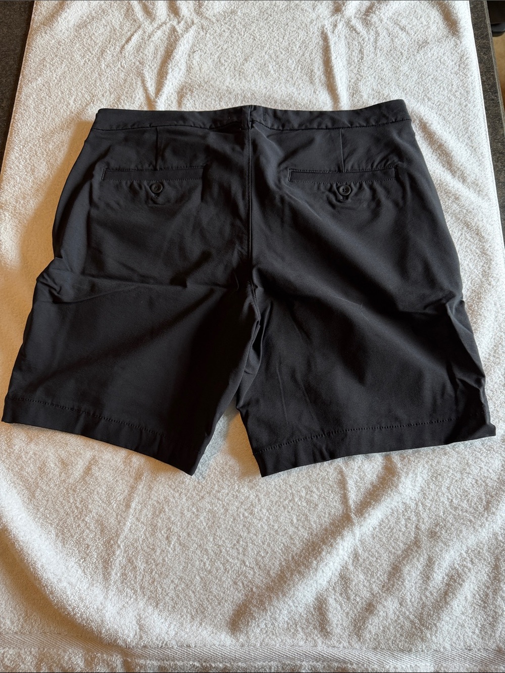 Express Men's Black Flat-Front Performance Shorts - Picture 2 of 3
